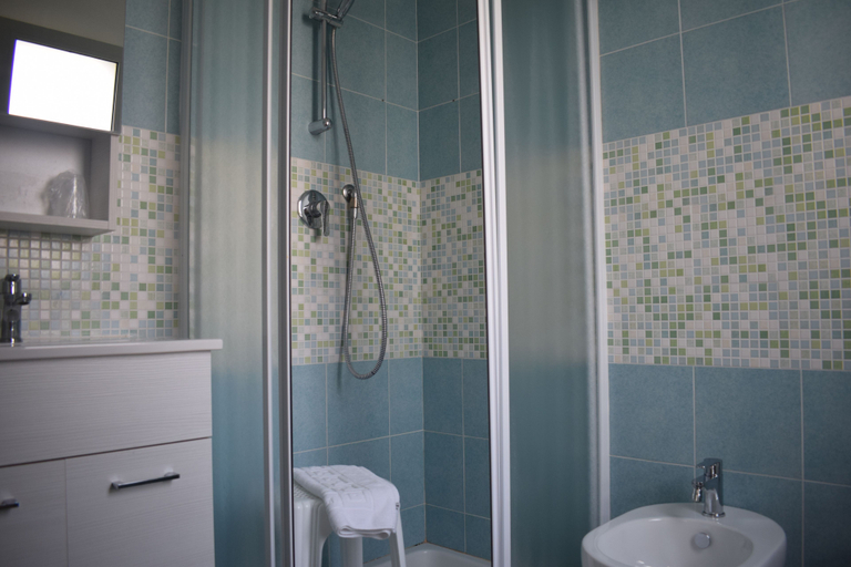 Bathroom 3, Solemare, Venezia