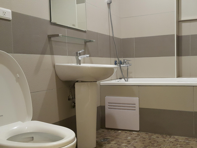 Bathroom 3, Sun Shine Bed and Breakfast, Pingtung