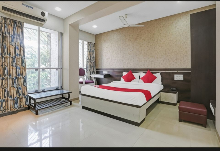 Others 4, Hotel Star Light, Mumbai Suburban