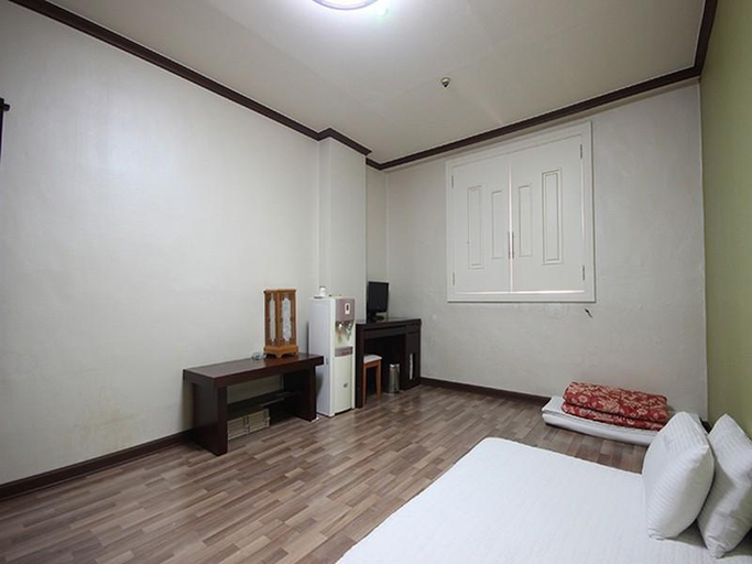 Bedroom 3, NS Hotel, Changwon