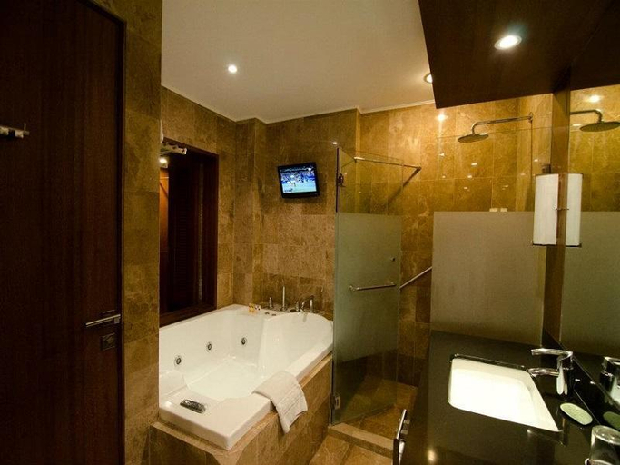 Bathroom, Lima Park Hotel, Malvar