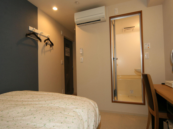 Bedroom 3, Yokohama Town Hotel, Yokohama