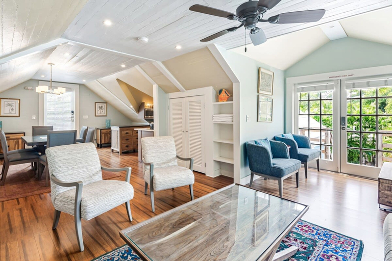 Room 3, Sky Loft by Brightwild Penthouse in Prime Spot, Monroe