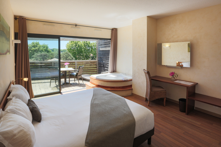 Bedroom 2, Ile du Gua Suites, Aude