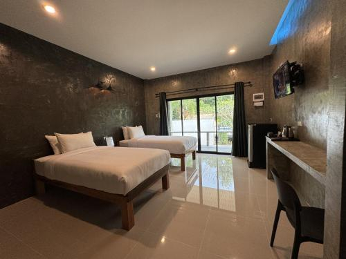 Others 1, BAAN CHAINARONG, Ko Lanta