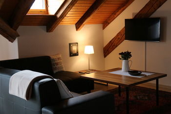 Others 4, River Residence, Baden