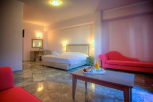 Others 5, Dias by Azul Collection, Crete