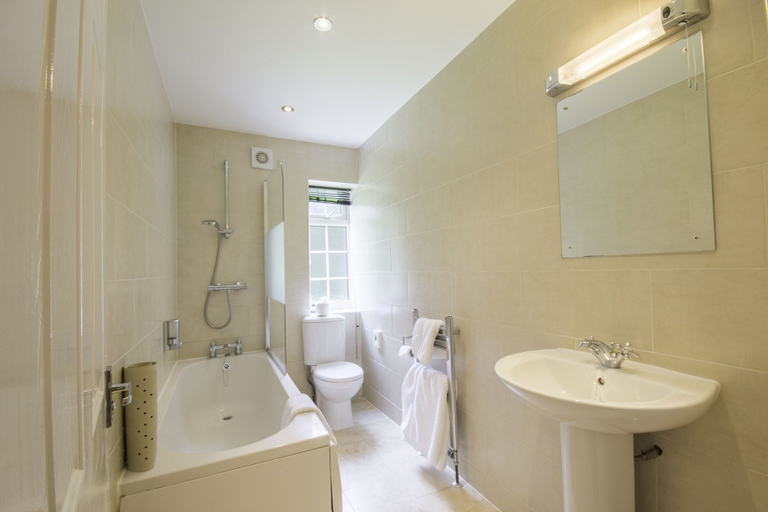 Bathroom, Travelrest Fareham Solent Gateway, Hampshire