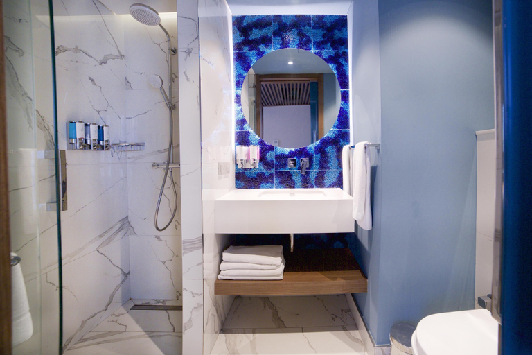 Bathroom 5, Hampton By Hilton Istanbul Old City, Fatih