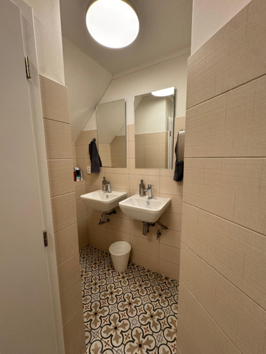 Bathroom, Hostel John Galt, Brno
