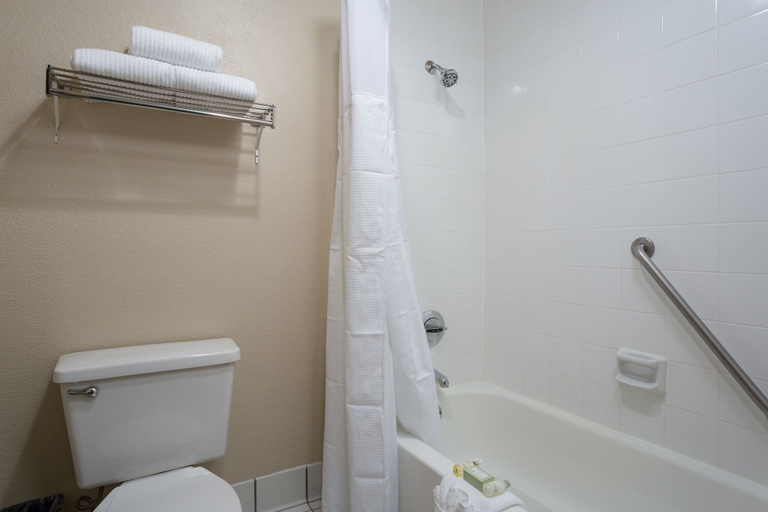 Bathroom, Hotel Thea Tacoma, Ascend Hotel Collection, Pierce