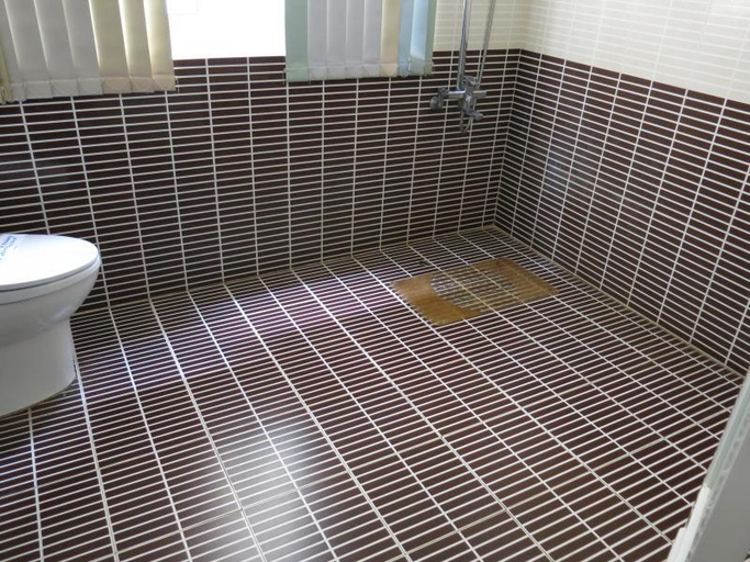 Bathroom 3, Hue Harmony Hotel, Huế