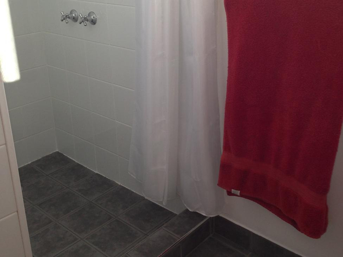 Bathroom, Beachend Bicheno Apartment, Glamorgan-Spring Bay