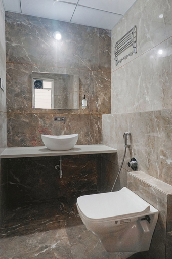 Bathroom 4, Fabhotel Prime Athiti Delight Stay, Pune