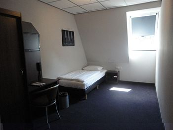 Others 4, Frans op den Bult, Hengelo