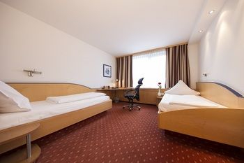 Others 3, Hotel L'Escala, Offenbach