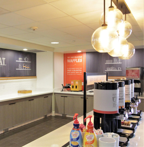 Food & Drinks 5, Hampton Inn & Suites Seal Beach, Orange