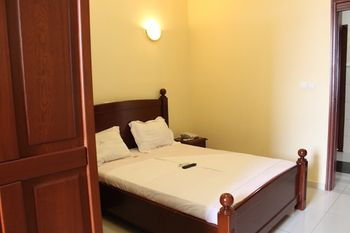 Others 5, Hotel Joana, Wouri