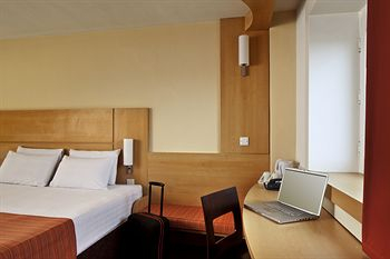 Others 4, Ibis Stevenage Centre Hotel, Hertfordshire