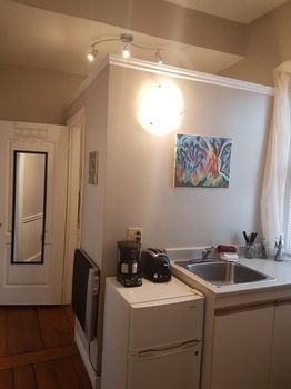 Others 3, Suites of Euston, Queens