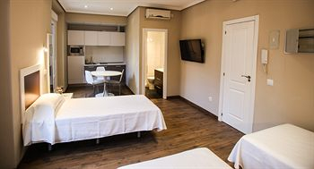 Guestroom 2, Suites You Nickel, Madrid