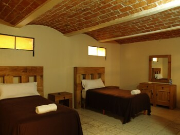 Others 4, Meson del Conde, Allende