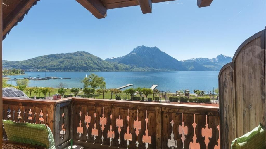 Property grounds 2, Schweizerhof am See, Gmunden