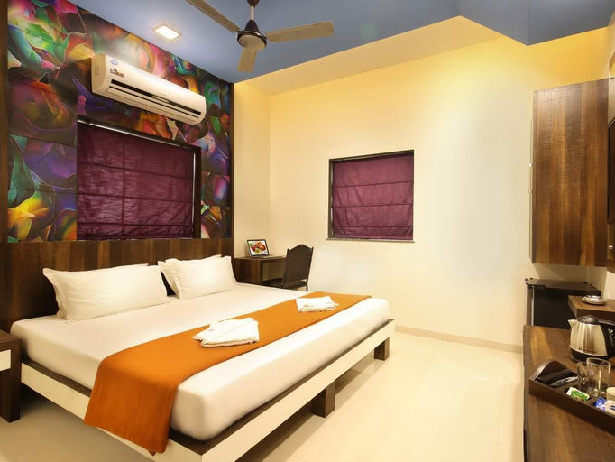 Bedroom 5, Hotel Lonavla, Pune