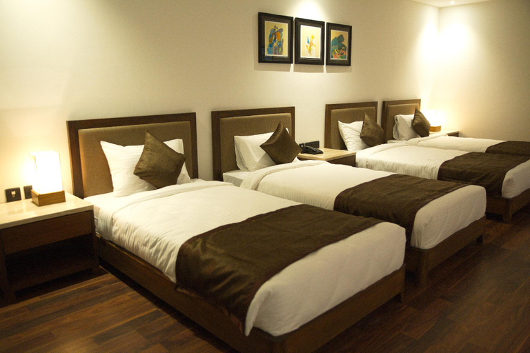 Bedroom 5, Five Petals Hotel & Banquets, Ahmadabad