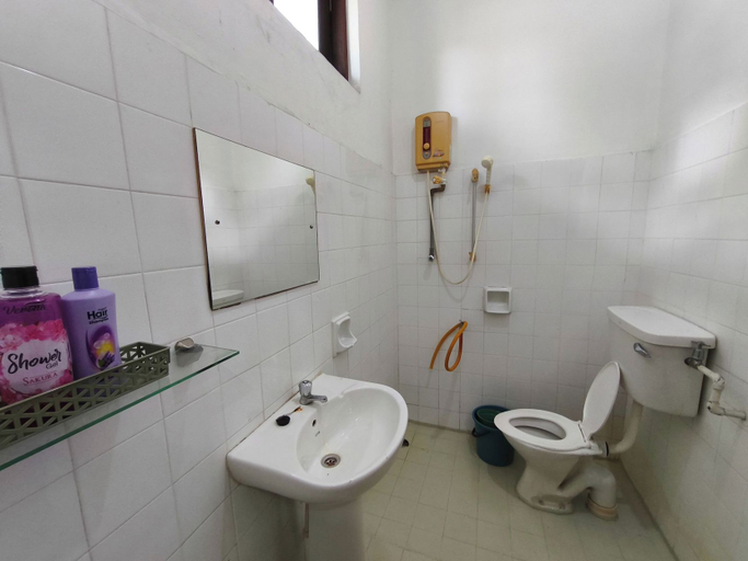 Bathroom 5, Qurata Riverside Resort, Kuala Terengganu