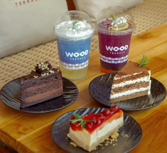 Food & Drinks 2, The Wood Terrace, Phuket Island