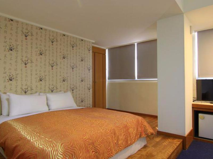 Bedroom 3, AN-I Sea View Hotel, Penghu