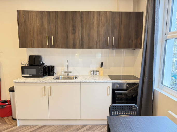 Room 5, Spacious Modern Studio in Central London, London