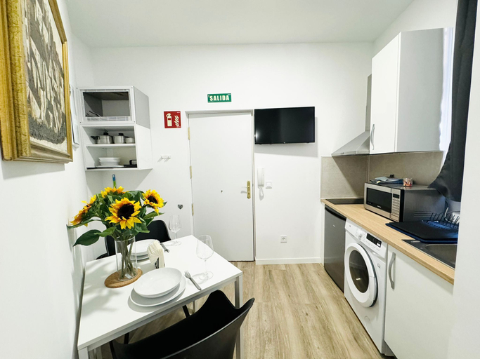 Others 4, Universidad by Oshun Apartments, Madrid