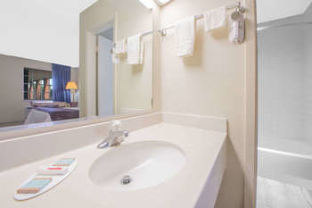 Bathroom 5, Travelodge Amarillo, Potter