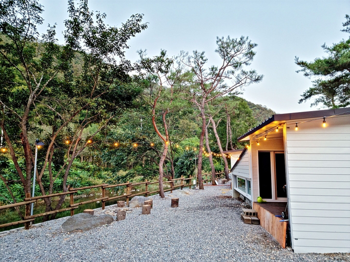 Exterior & Views 1, Yangpyeong Smile Caravan Pension, Chuncheon