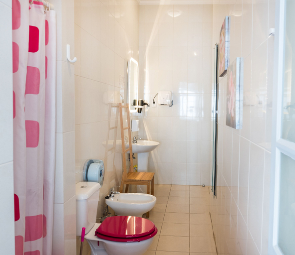 Bathroom 3, Loule Coreto Hostel, Loulé