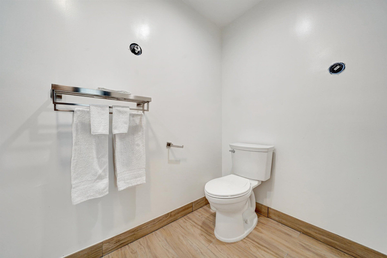 Bathroom 4, Casablanca Inn, Los Angeles