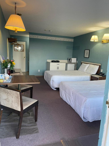 Bedroom 3, Earlton Motel, Timiskaming