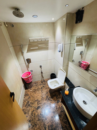 Bathroom 3, Hotel Singh Empire, Sagar