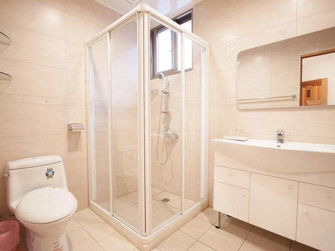 Bathroom, Eastern Asian Calligraphy Art Breakfast and Bed Hotel, Nantou