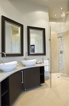 Bathroom 3, Legend Golf and Safari Resort, Waterberg