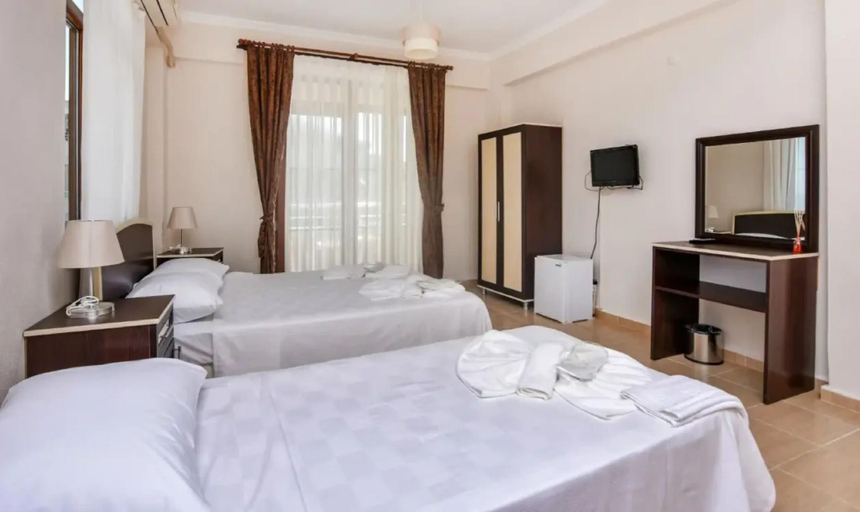 Bedroom 1, Altinkum Konaklari, Marmara