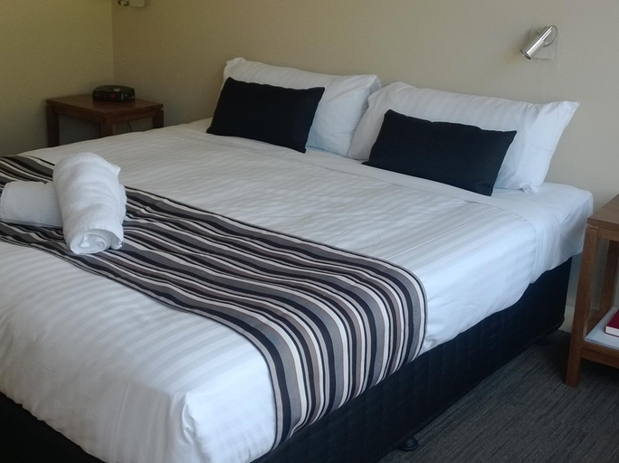 Bedroom 4, Canberra Carotel Motel, Canberra