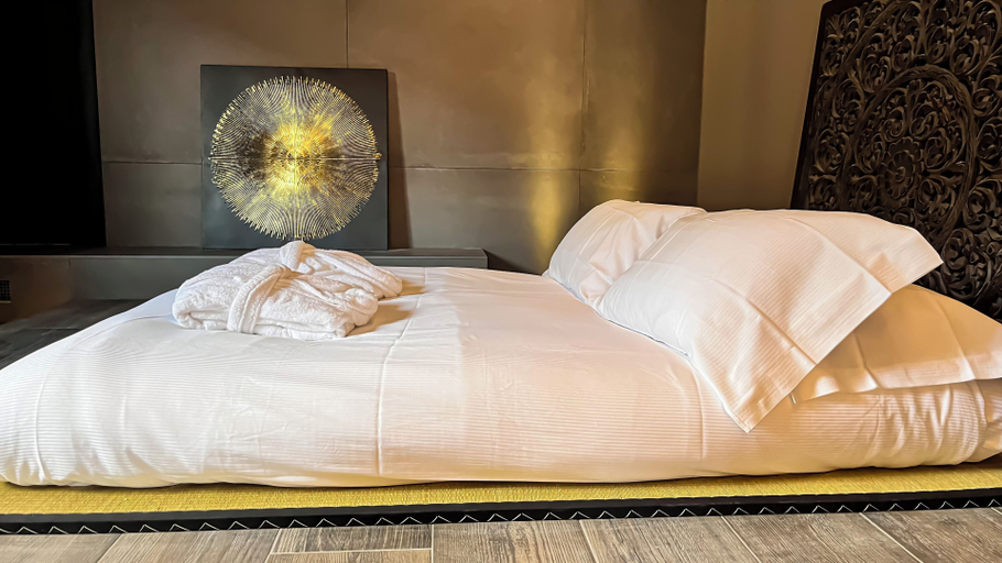 Others 5, Agarthi Suites, Sondrio