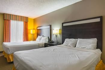 Guestroom 5, Studio 6 Texarkana, TX, Bowie