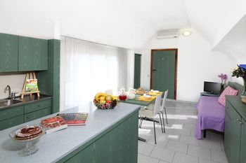 Others 4, Residence Giusti 6, Milano