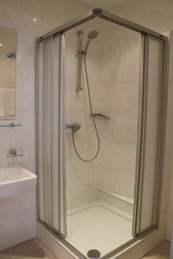 Bathroom 5, Pension Reimer, Wien