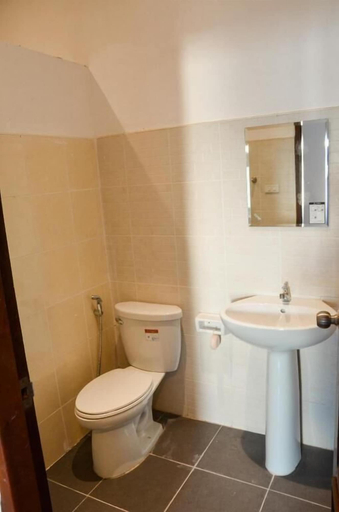 Bathroom 5, Pie My Love, Vientiane