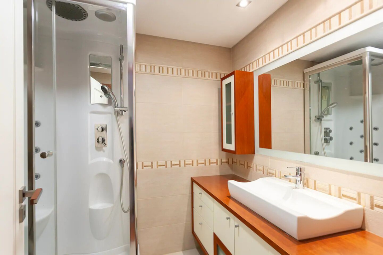 Bathroom 4, LUXURY LISBOA APARTMENT T2, Lisbon